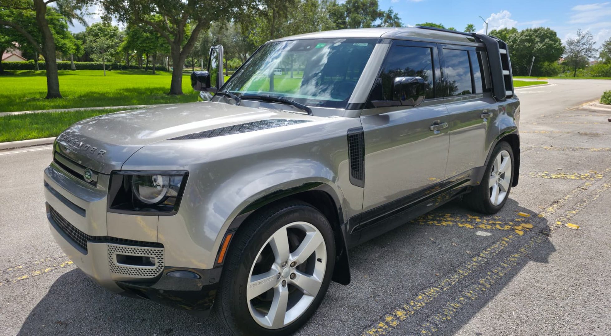 Land RoverDefender 900